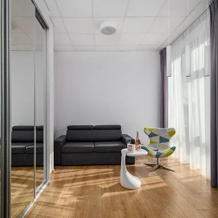 Aleje Jerozolimskie Street Apartment Warsaw