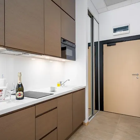 Aleje Jerozolimskie Street Apartment *