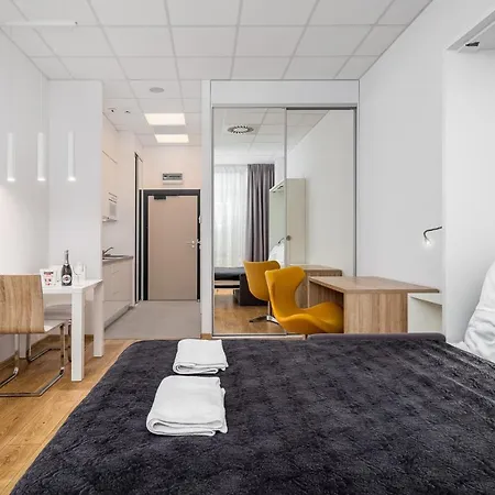 Aleje Jerozolimskie Street *