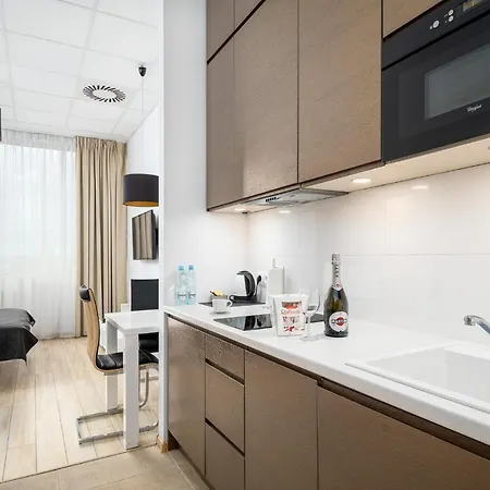 Aleje Jerozolimskie Street Apartment Warsaw