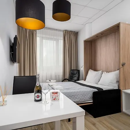 Aleje Jerozolimskie Street Apartment *