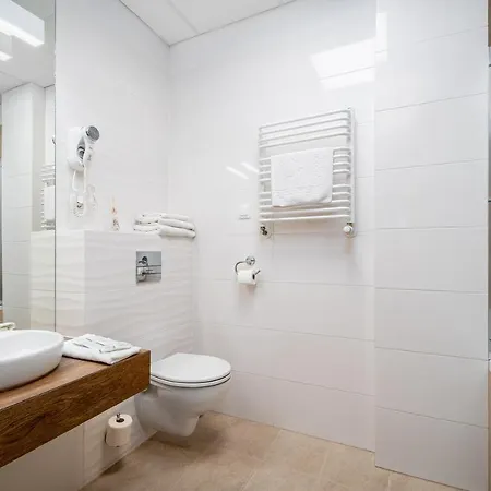 Aleje Jerozolimskie Street Apartment *