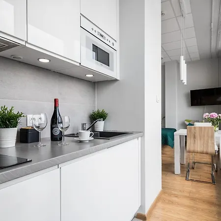 Aleje Jerozolimskie Street Apartment *