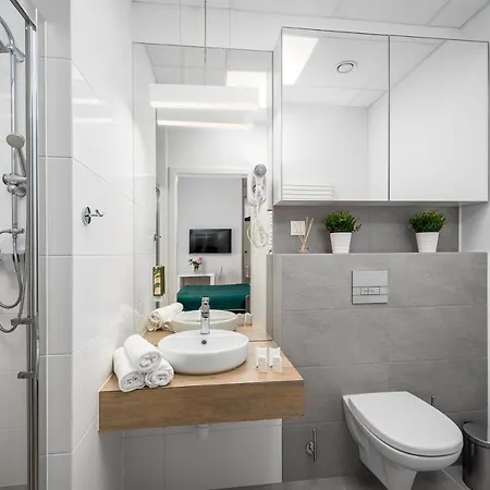 Aleje Jerozolimskie Street Apartment