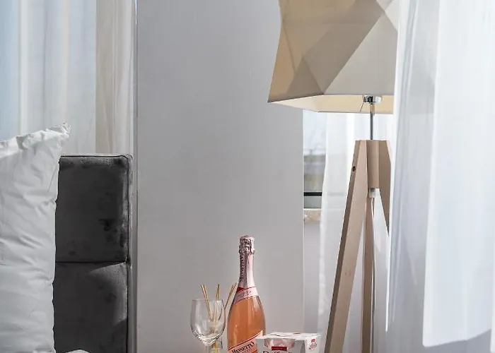 Aleje Jerozolimskie Street *