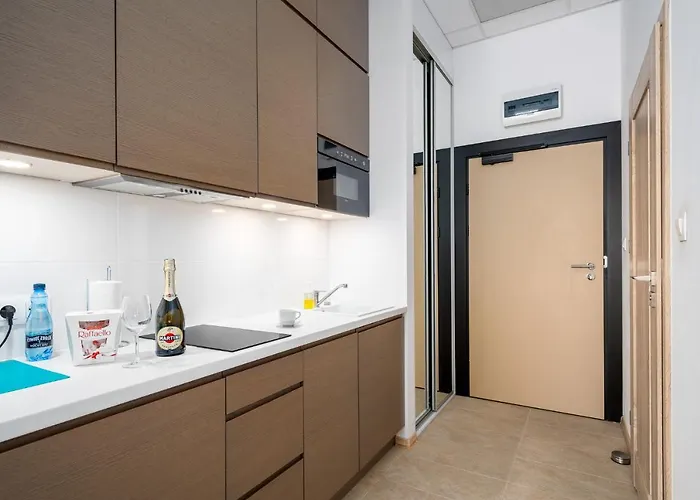 Aleje Jerozolimskie Street Apartment *