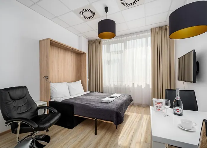 아파트 Aleje Jerozolimskie Street 바르샤바