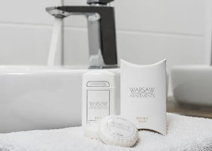 아파트 Aleje Jerozolimskie Street 바르샤바