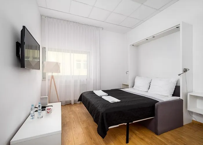 Aleje Jerozolimskie Street Apartment *