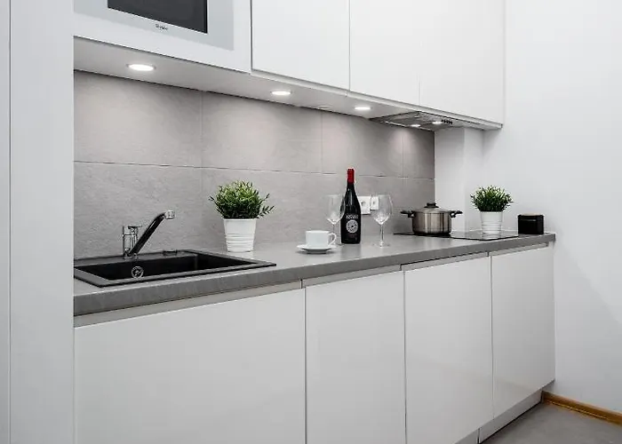 Aleje Jerozolimskie Street Apartment Warsaw