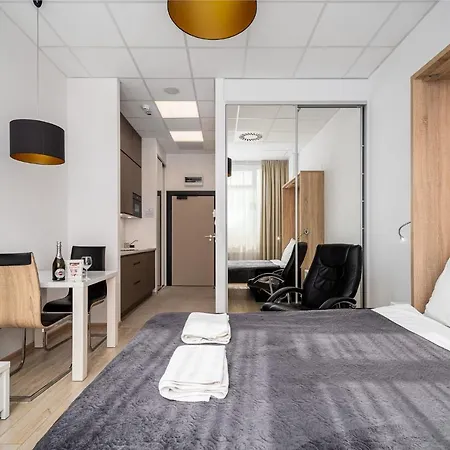 Aleje Jerozolimskie Street Apartamento Varsóvia