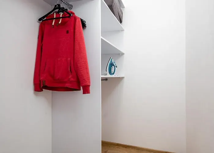 Aleje Jerozolimskie Street Lägenhet