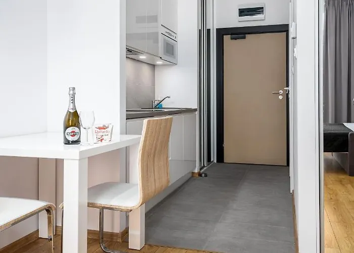 Aleje Jerozolimskie Street