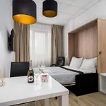 Aleje Jerozolimskie Street Apartament *